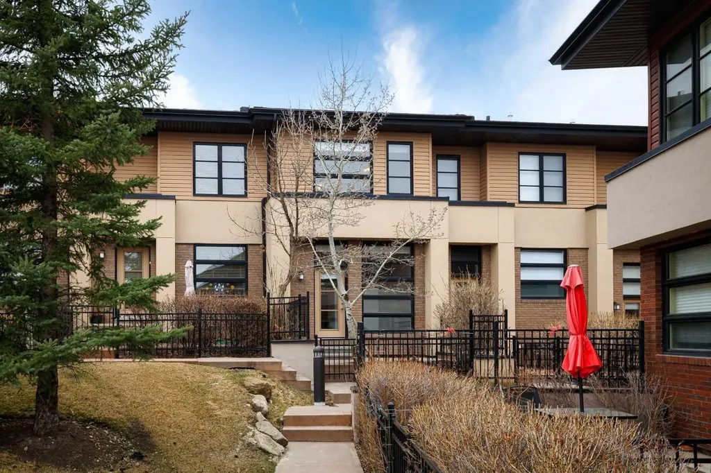 206 Aspen Hills Villas SW Calgary AB t3h 0H8