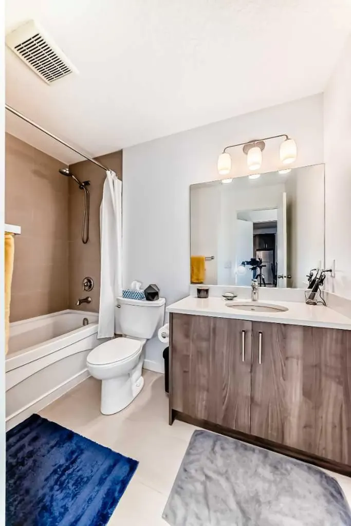 2308 Centre Street NE Calgary AB T2E 2T7