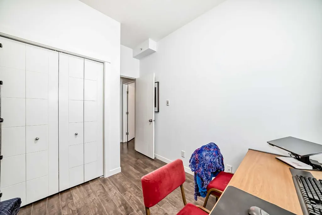 2308 Centre Street NE Calgary AB T2E 2T7