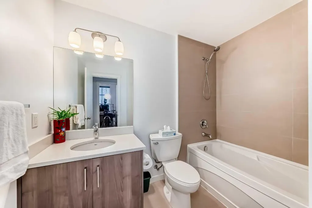 2308 Centre Street NE Calgary AB T2E 2T7