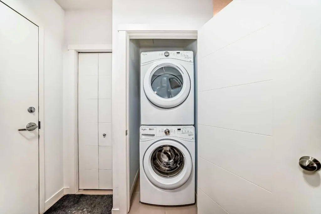 2308 Centre Street NE Calgary AB T2E 2T7