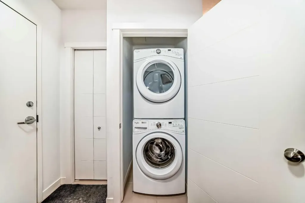 2308 Centre Street NE Calgary AB T2E 2T7