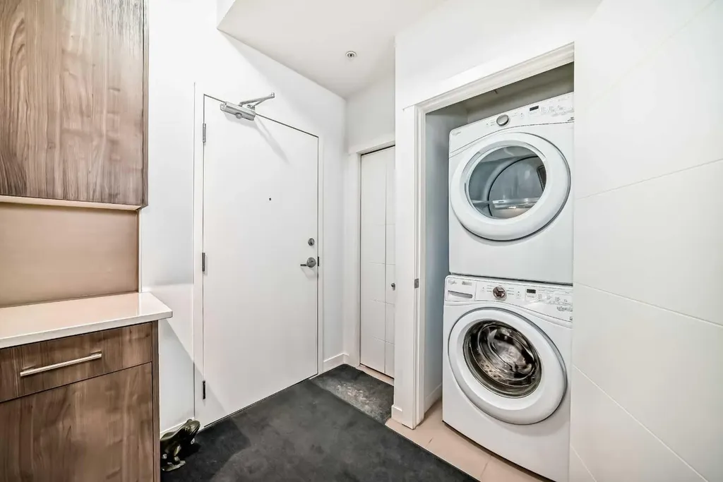2308 Centre Street NE Calgary AB T2E 2T7
