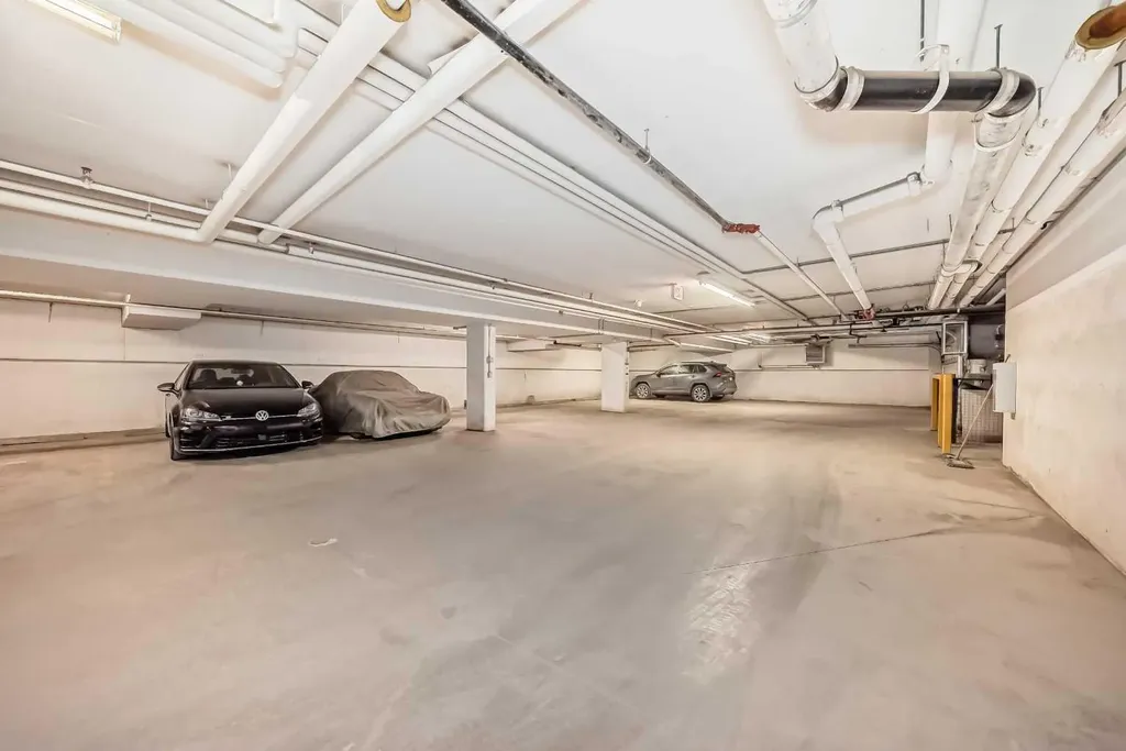 2308 Centre Street NE Calgary AB T2E 2T7
