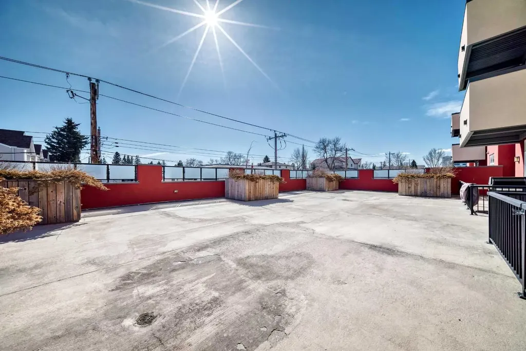 2308 Centre Street NE Calgary AB T2E 2T7