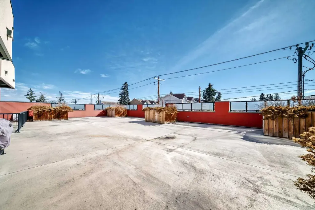 2308 Centre Street NE Calgary AB T2E 2T7