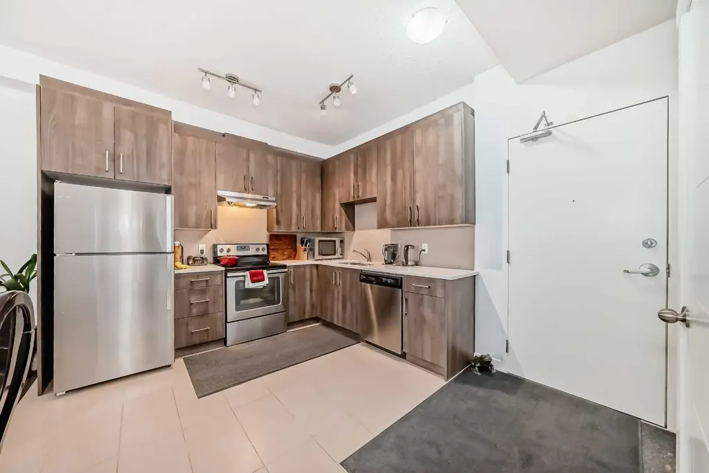 2308 Centre Street NE Calgary AB T2E 2T7