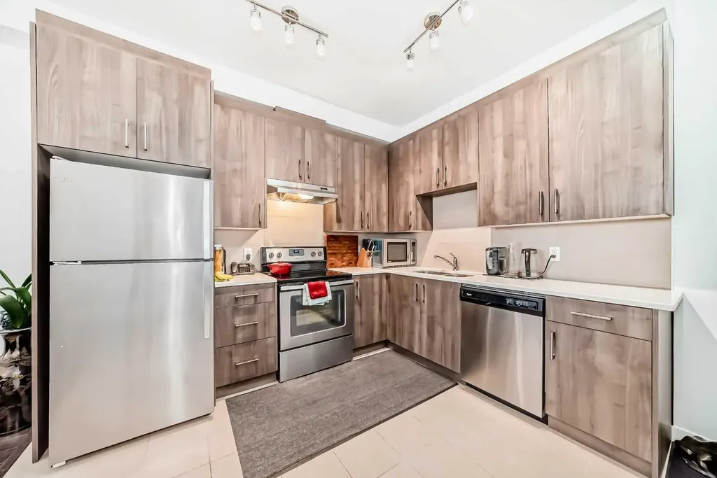 2308 Centre Street NE Calgary AB T2E 2T7