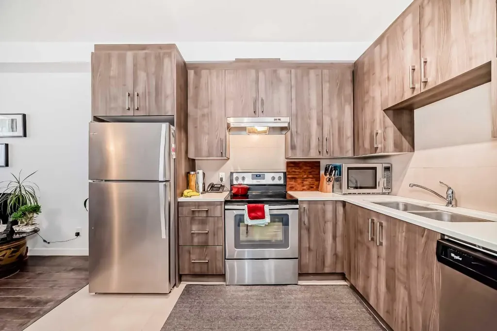 2308 Centre Street NE Calgary AB T2E 2T7