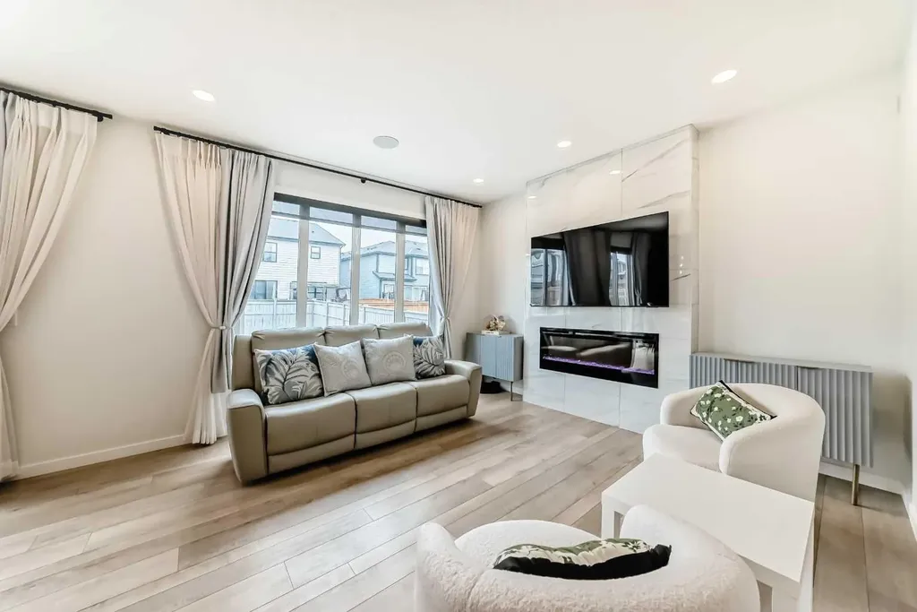 164 Magnolia Terrace SE Calgary AB T3M 3N2