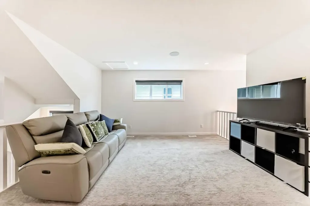 164 Magnolia Terrace SE Calgary AB T3M 3N2