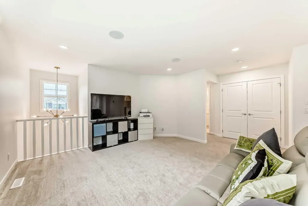 164 Magnolia Terrace SE Calgary AB T3M 3N2