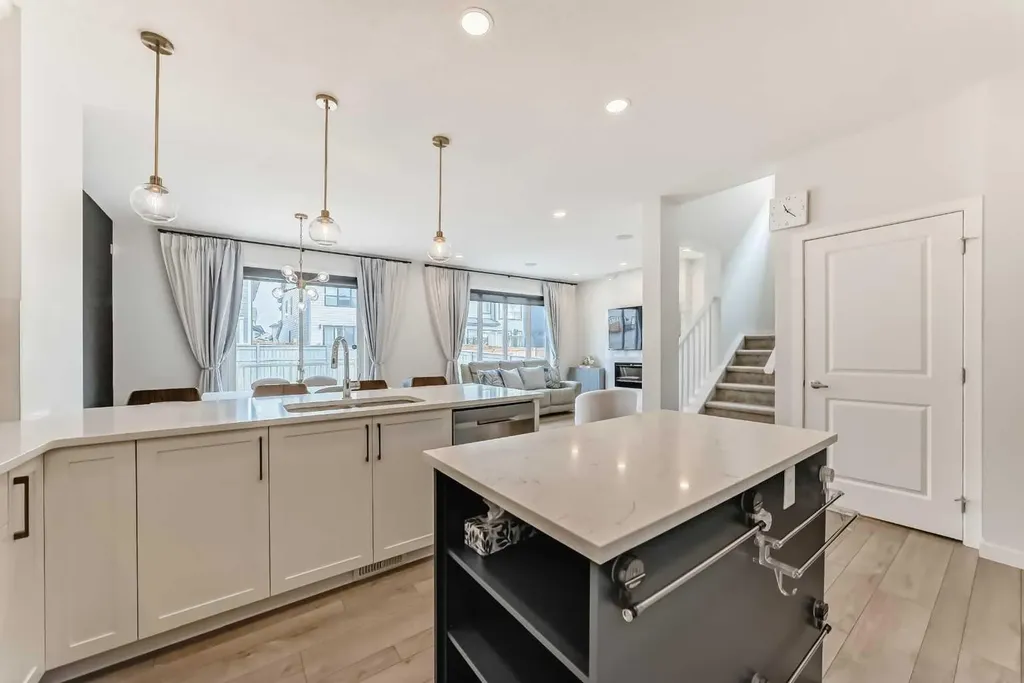 164 Magnolia Terrace SE Calgary AB T3M 3N2