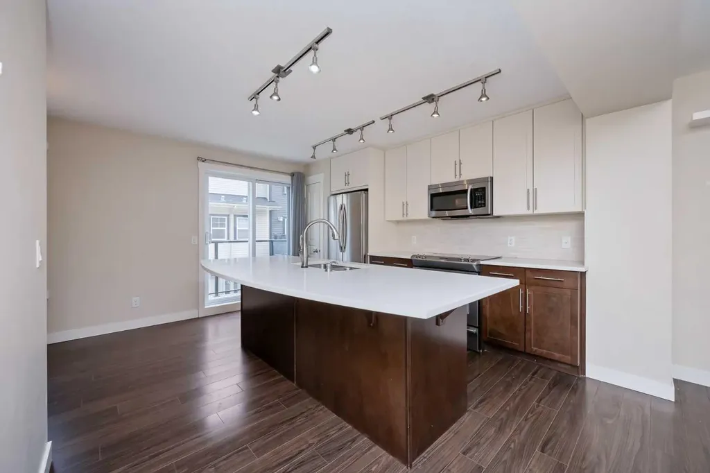 211 Mckenzie Towne Square SE Calgary AB T2Z 1E2
