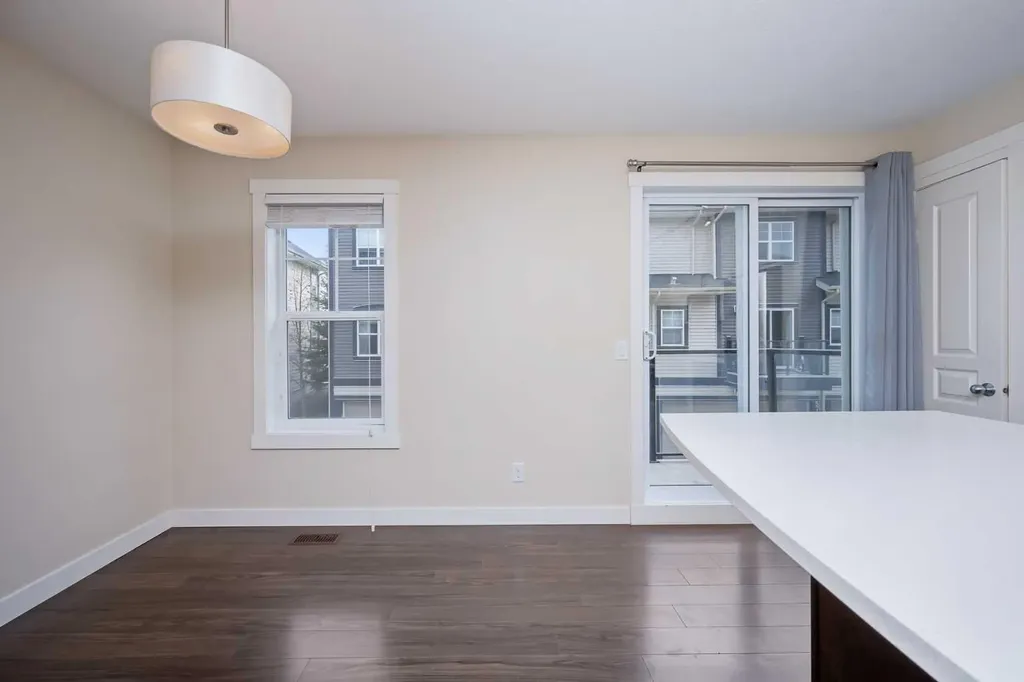 211 Mckenzie Towne Square SE Calgary AB T2Z 1E2