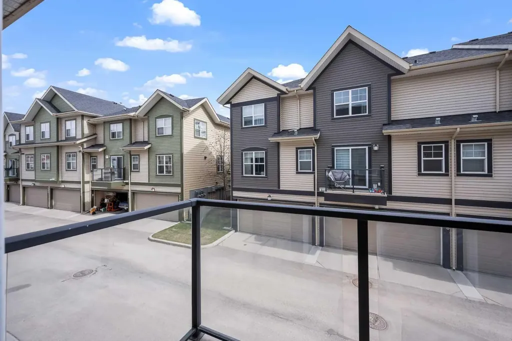 211 Mckenzie Towne Square SE Calgary AB T2Z 1E2