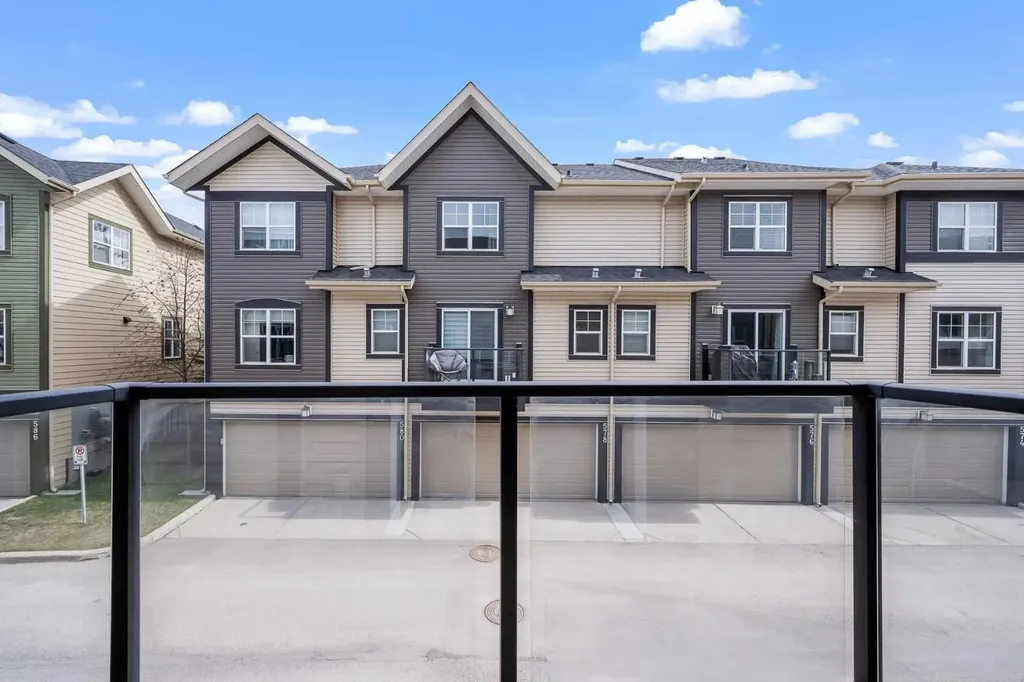 211 Mckenzie Towne Square SE Calgary AB T2Z 1E2