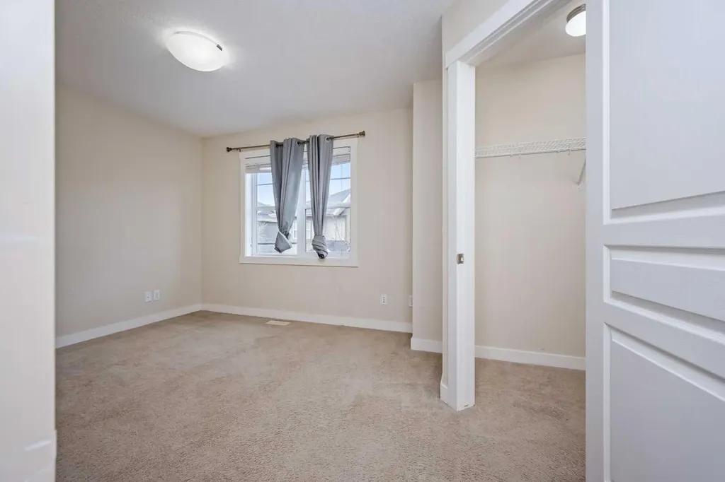 211 Mckenzie Towne Square SE Calgary AB T2Z 1E2