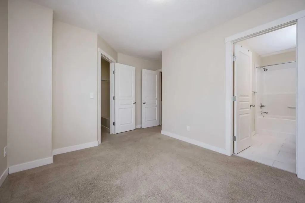 211 Mckenzie Towne Square SE Calgary AB T2Z 1E2