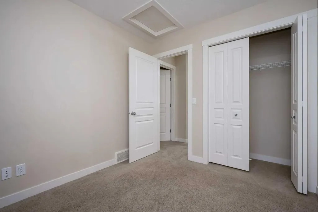 211 Mckenzie Towne Square SE Calgary AB T2Z 1E2