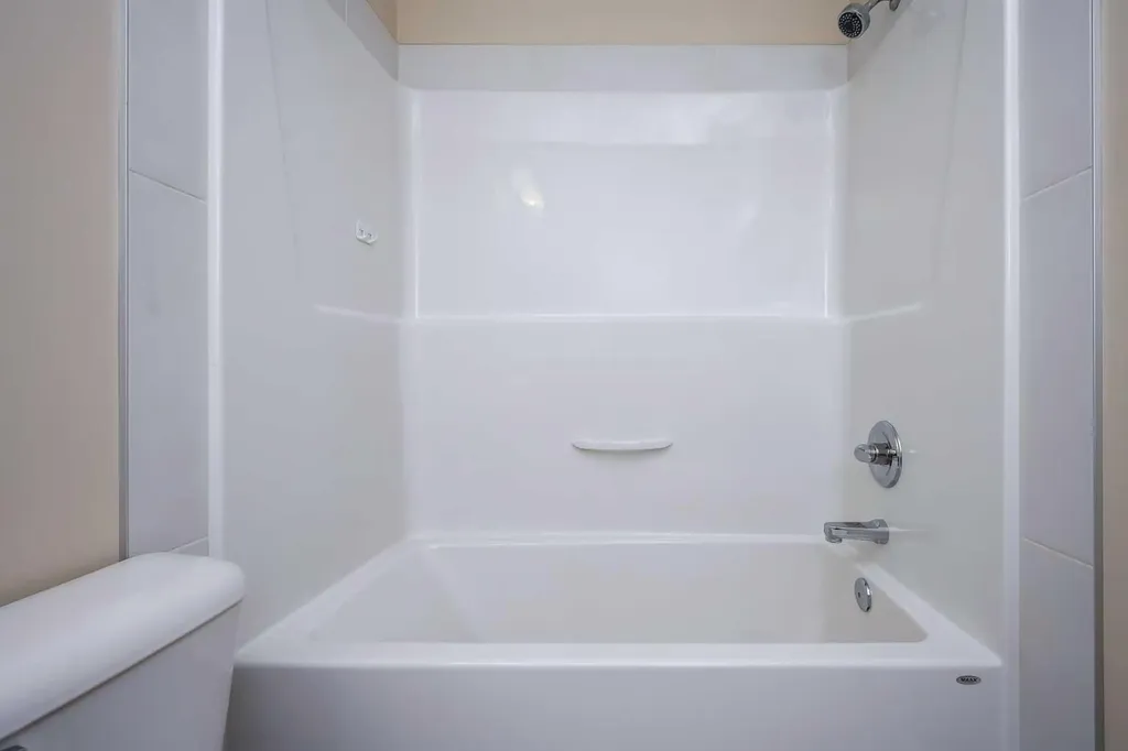 211 Mckenzie Towne Square SE Calgary AB T2Z 1E2