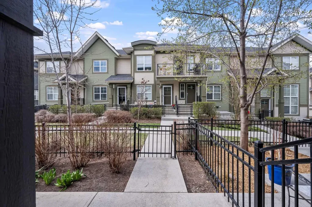 211 Mckenzie Towne Square SE Calgary AB T2Z 1E2