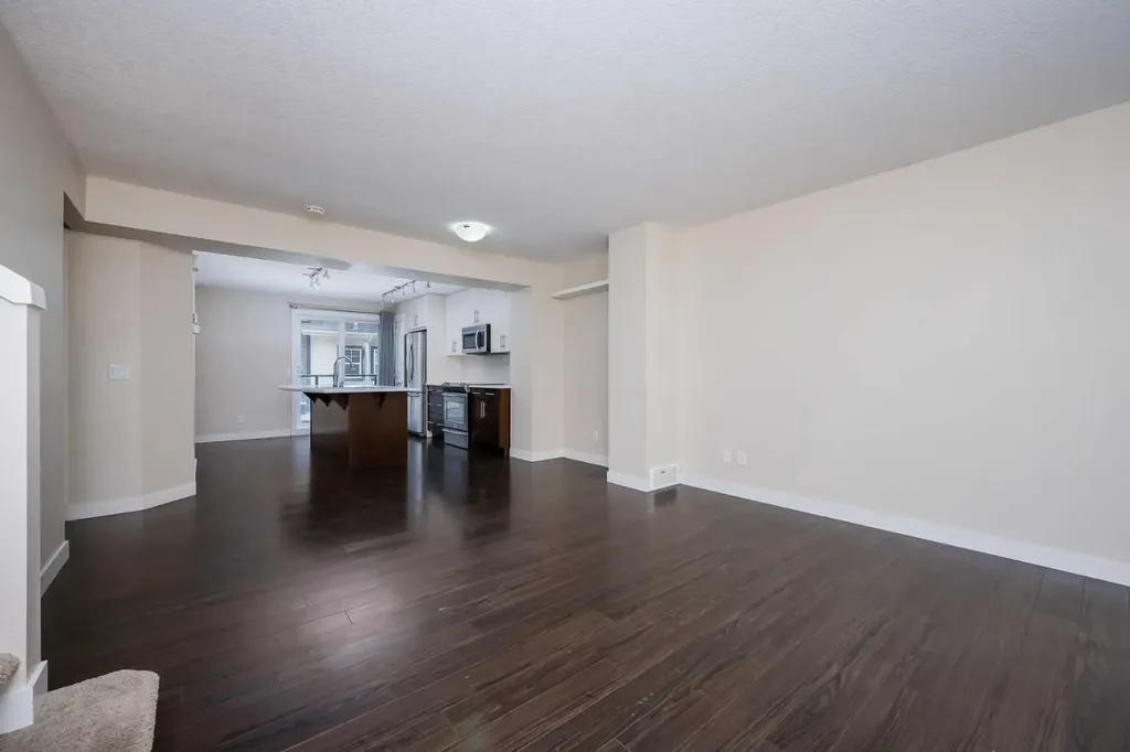 211 Mckenzie Towne Square SE Calgary AB T2Z 1E2