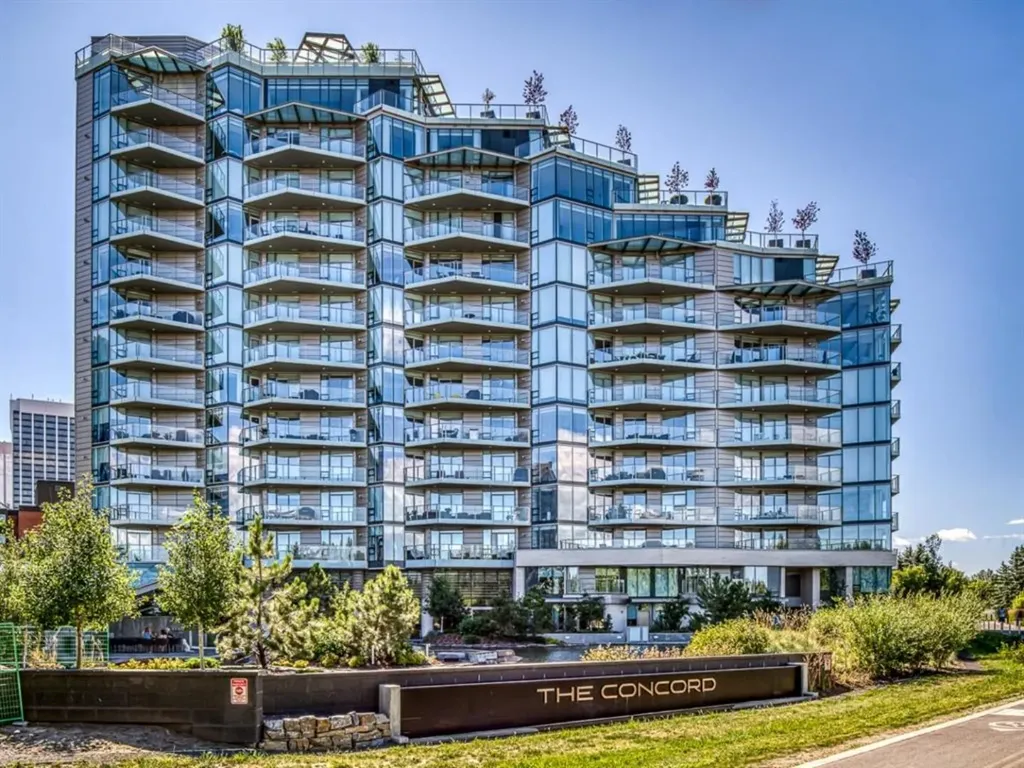 738 1 Avenue SW Calgary AB T2P 5G8