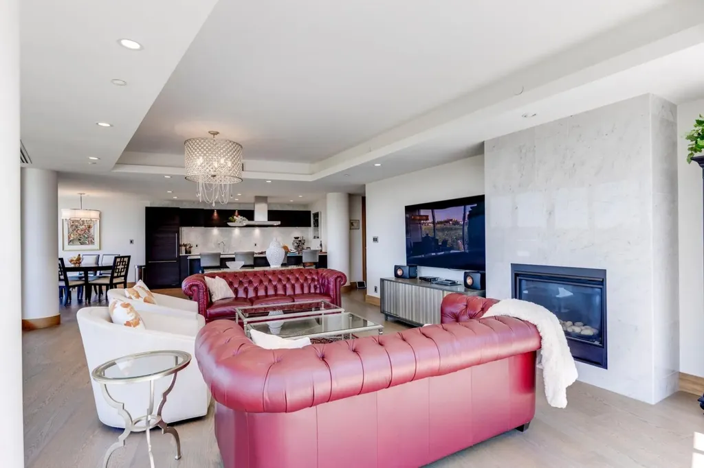 738 1 Avenue SW Calgary AB T2P 5G8