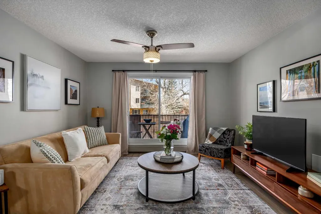 828 4a Street NE Calgary AB T2E3W4