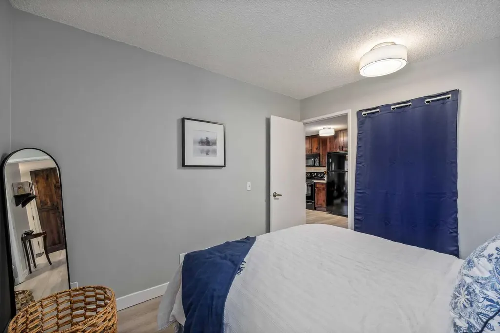 828 4a Street NE Calgary AB T2E3W4