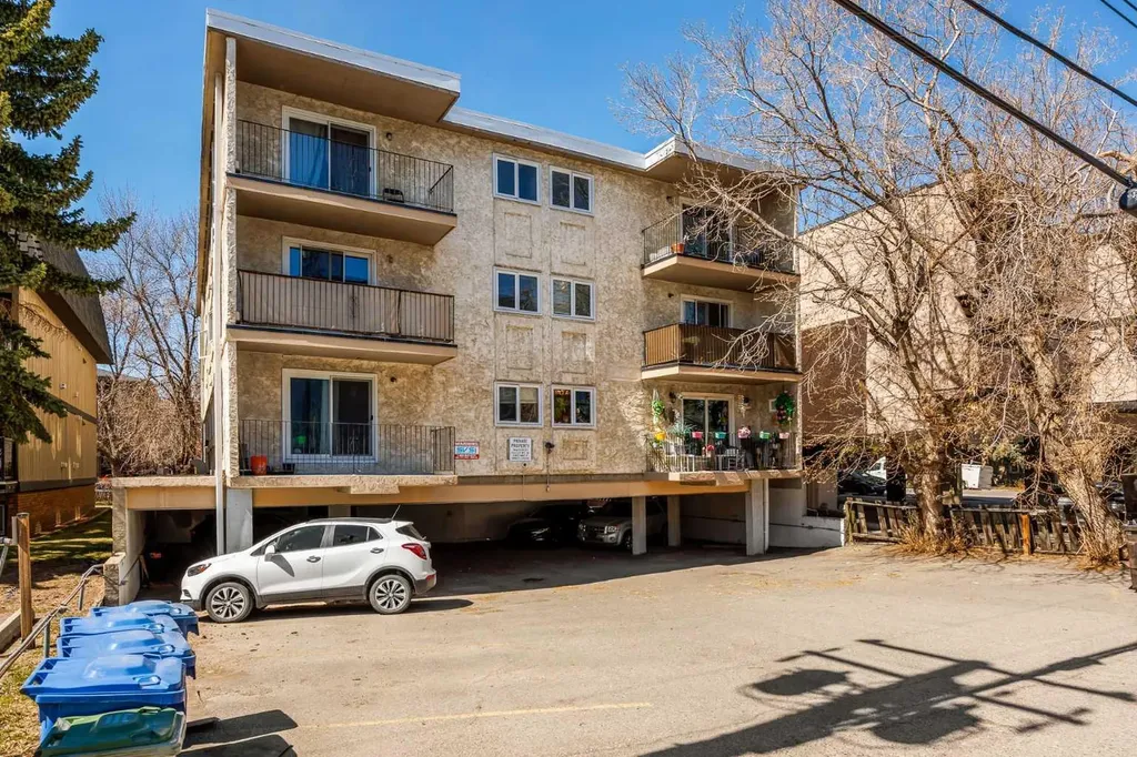 828 4a Street NE Calgary AB T2E3W4