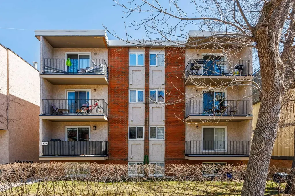 828 4a Street NE Calgary AB T2E3W4