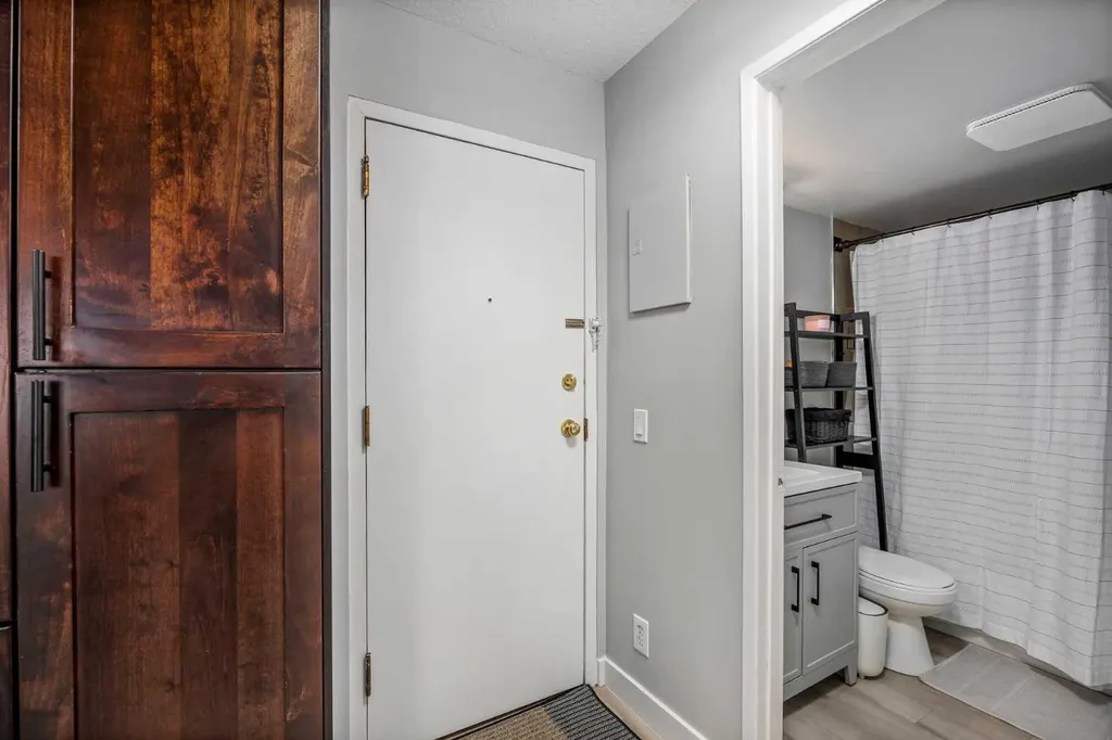 828 4a Street NE Calgary AB T2E3W4