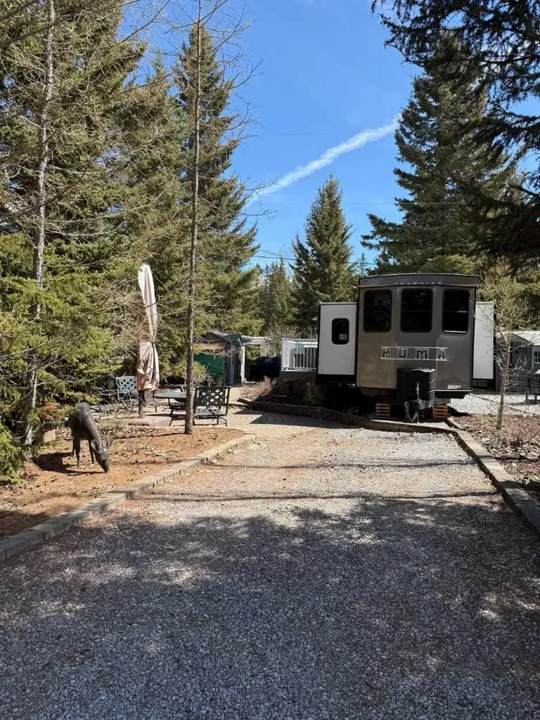 5230 27 Highway Rural Mountain View County AB T0M1X0