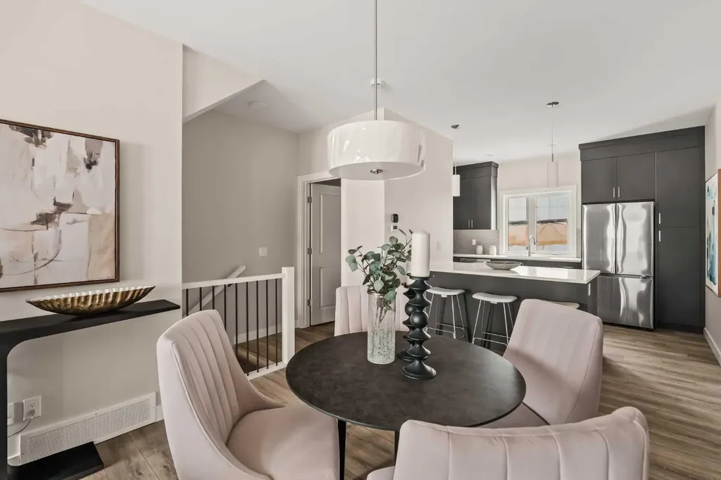 26 Rowmont Heath NW Calgary AB T3L 0M2
