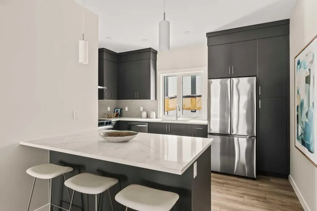 26 Rowmont Heath NW Calgary AB T3L 0M2