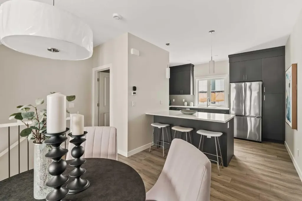 26 Rowmont Heath NW Calgary AB T3L 0M2