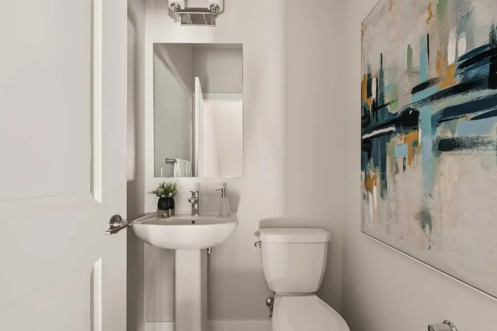26 Rowmont Heath NW Calgary AB T3L 0M2