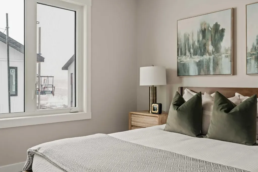 26 Rowmont Heath NW Calgary AB T3L 0M2