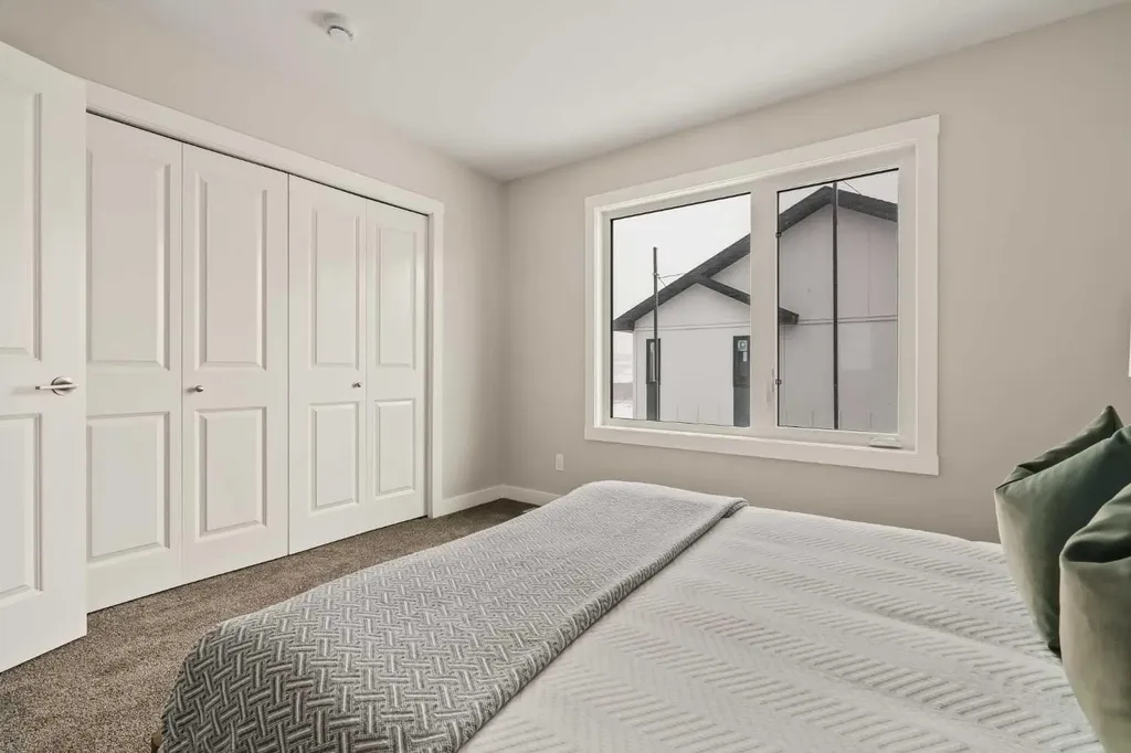 26 Rowmont Heath NW Calgary AB T3L 0M2