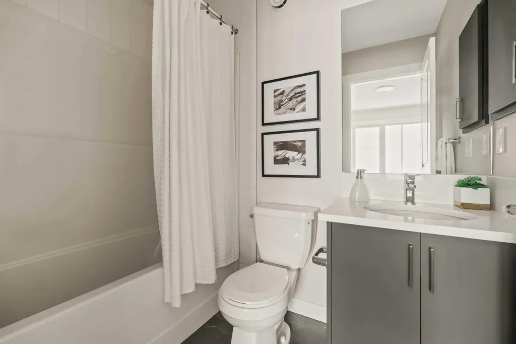 26 Rowmont Heath NW Calgary AB T3L 0M2