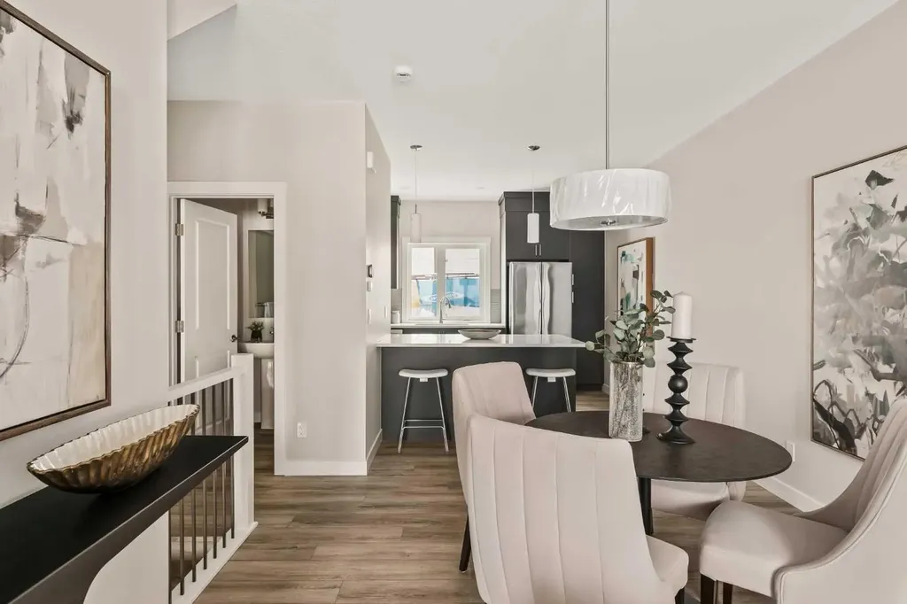26 Rowmont Heath NW Calgary AB T3L 0M2