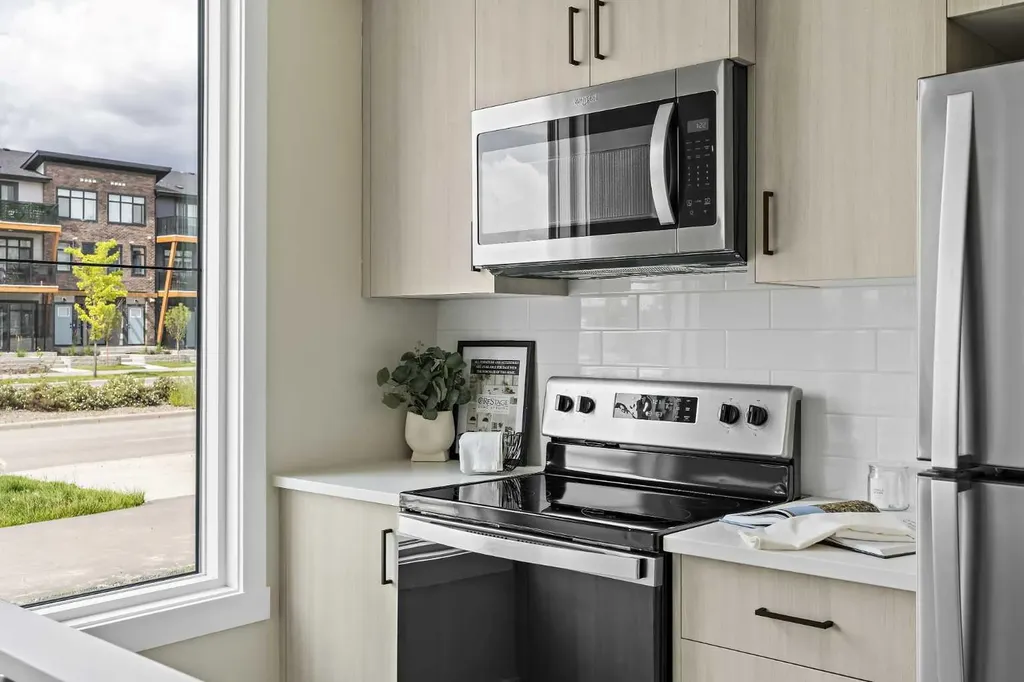 255 Rowmont Boulevard NW Calgary AB T3L 0M2