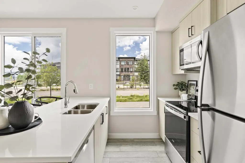 255 Rowmont Boulevard NW Calgary AB T3L 0M2