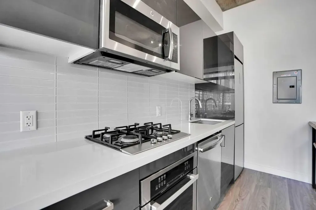 1010 6 Street SW Calgary AB t2r0e2