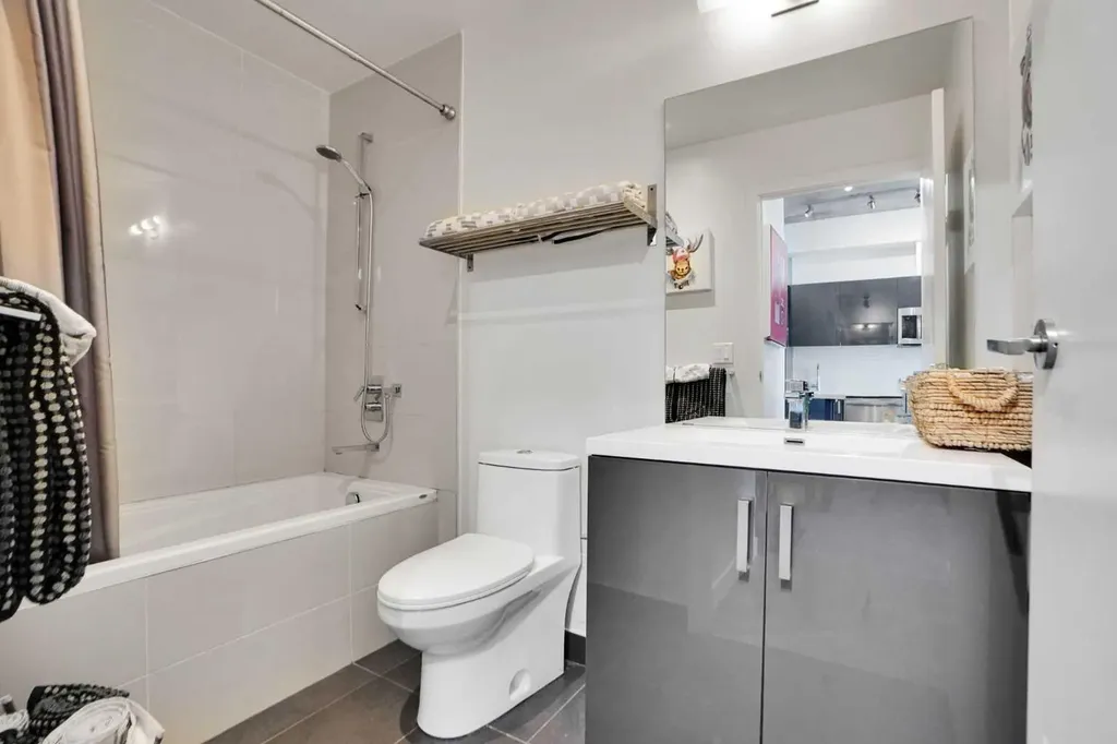 1010 6 Street SW Calgary AB t2r0e2