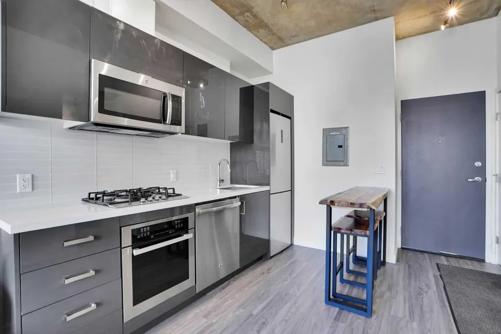 1010 6 Street SW Calgary AB t2r0e2
