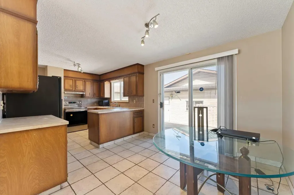 7003 Temple Drive NE Calgary AB T1Y 4Z4
