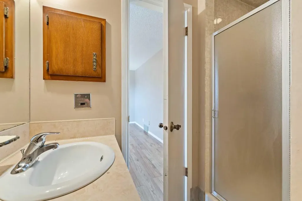 7003 Temple Drive NE Calgary AB T1Y 4Z4